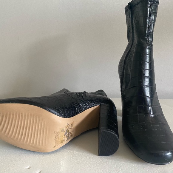 Spring Vegan Leather Booties - Picture 3 of 3